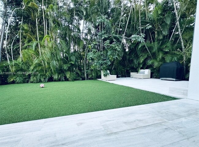 Foto del edificio - 1430 Baracoa Ave