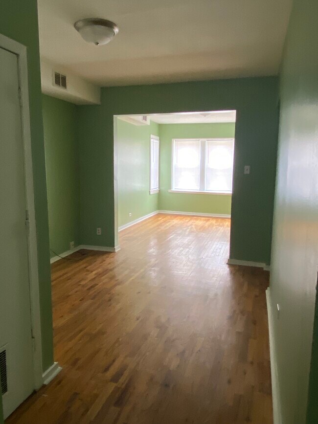 Living and Family Room - 6511 S Rhodes Ave