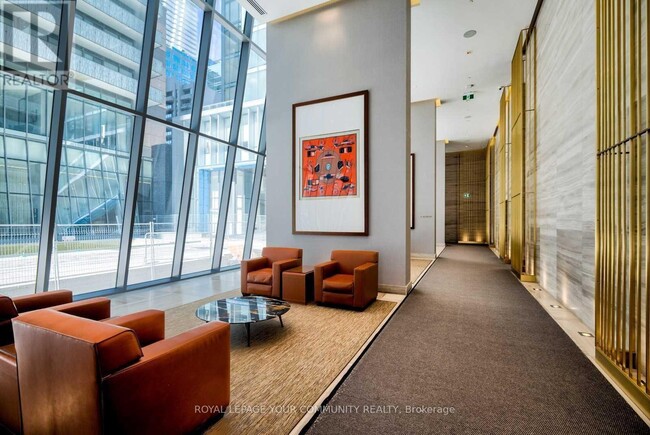 Photo du bâtiment - 50-650 Charles St E