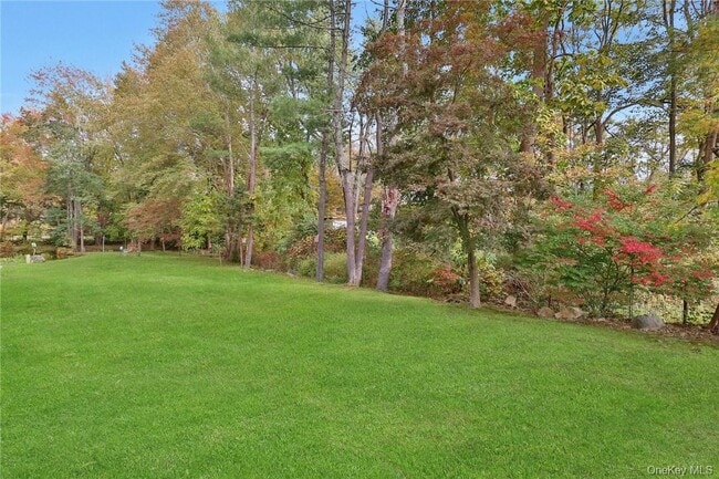 Building Photo - 28 School St