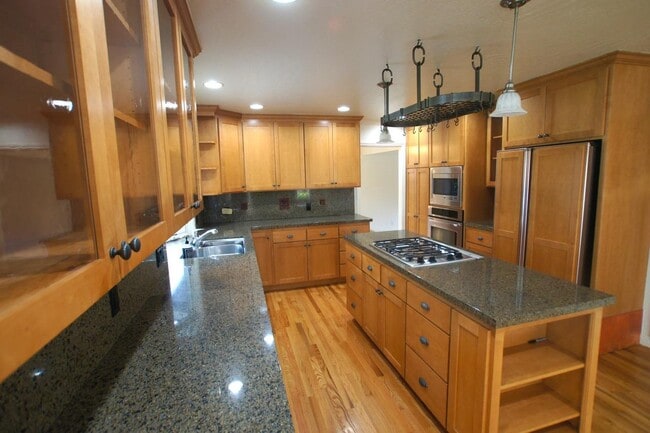 Building Photo - 1715 Grizilo Dr