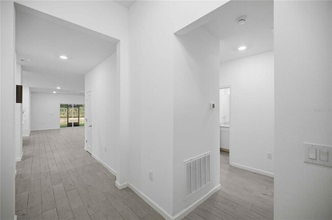 Building Photo - 3492 NE 38th Ln