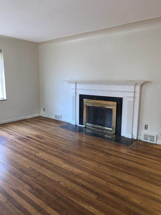 Building Photo - 6300 Neff Ave