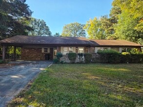 Building Photo - 3 Apache Dr