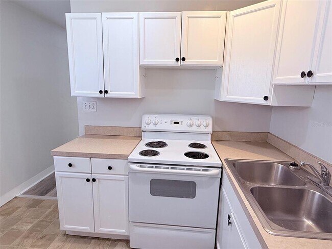 Foto del edificio - 1544 77th Ave N
