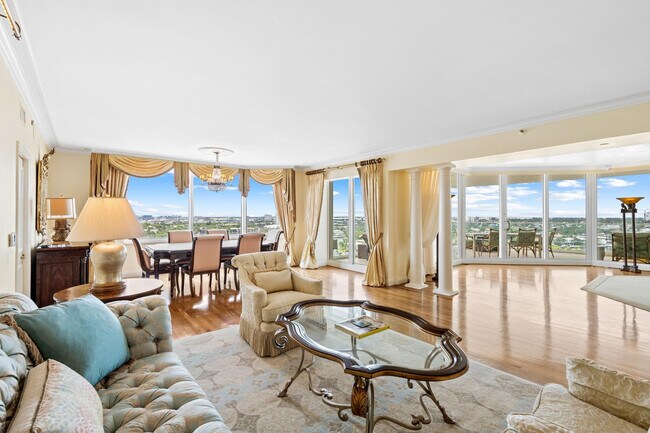 Foto del edificio - 3055 Harbor Dr