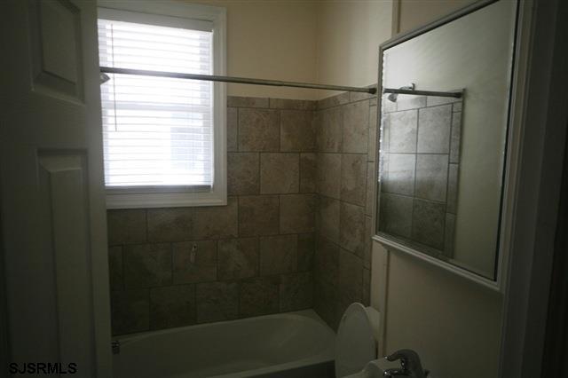 Building Photo - 3818 Ventnor Ave