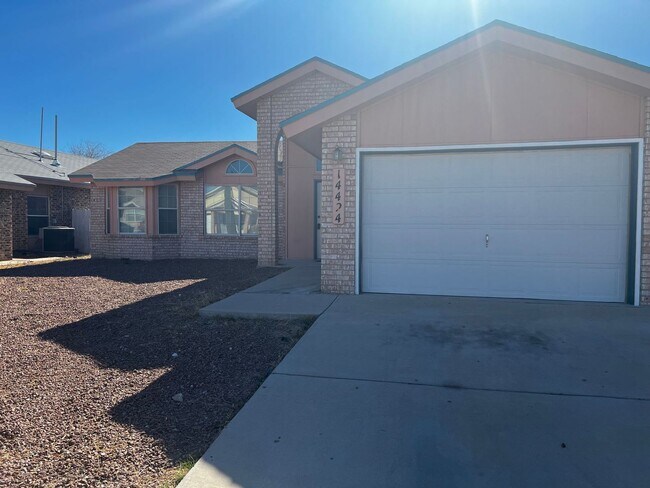 Building Photo - COMPETITIVELY PRICED HORIZON CITY HOME