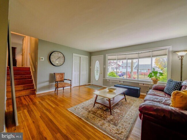 Building Photo - 217 Bramber Dr