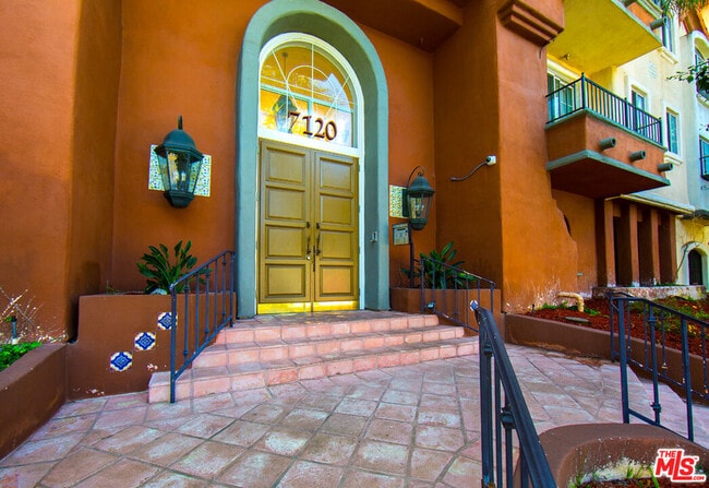 Building Photo - 7120 La Tijera Blvd
