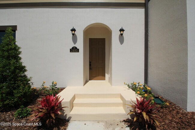 Foto del edificio - 2485 Musette Aly