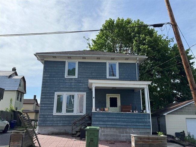 Building Photo - 39 Crescent Pl