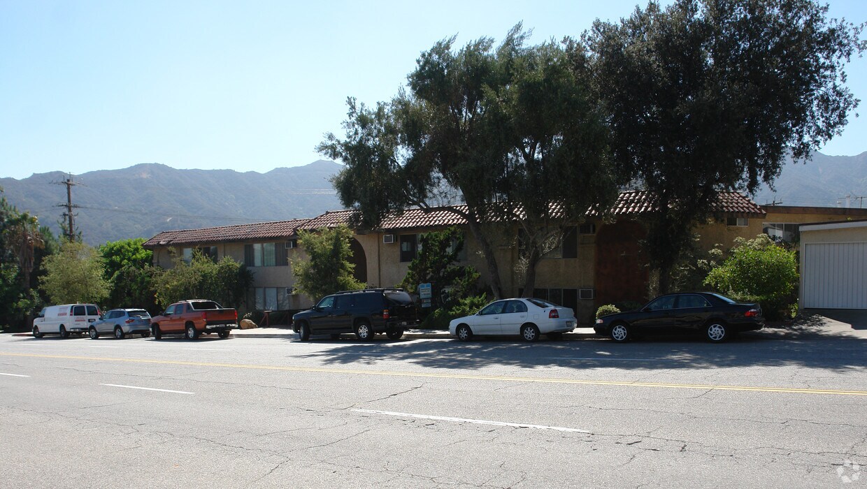 Building Photo - 3920 La Crescenta Ave