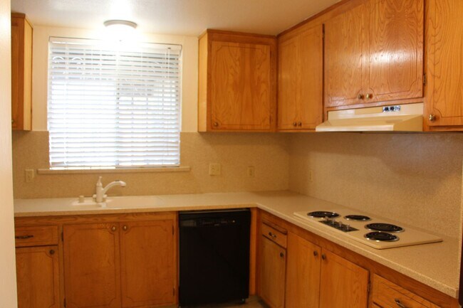 Foto del edificio - 34971 Peco St