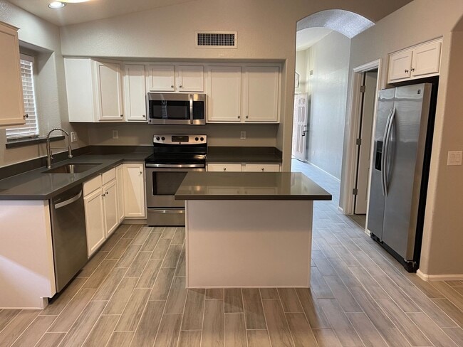 Building Photo - 12450 W San Juan Ave