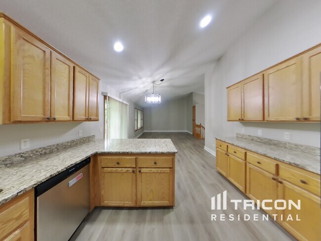 Building Photo - 23094 Havelka Ct N