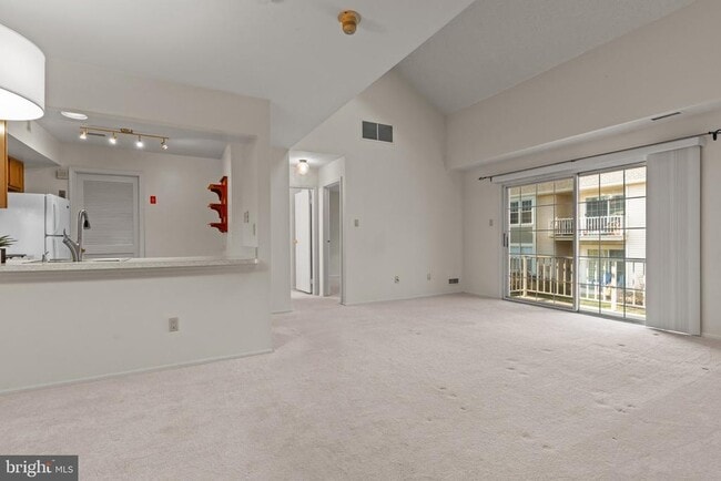 Building Photo - 616 Society Pl