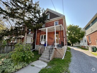 Building Photo - 538 Frontenac St