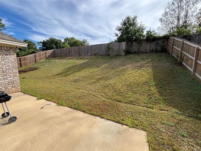 Building Photo - 745 Park Ln