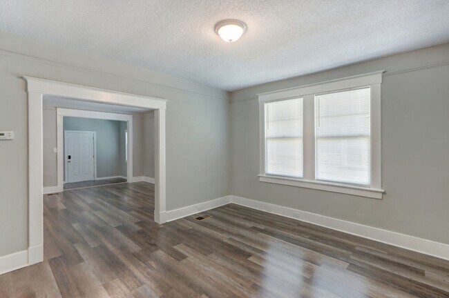 Foto del edificio - 1009 E 33rd St