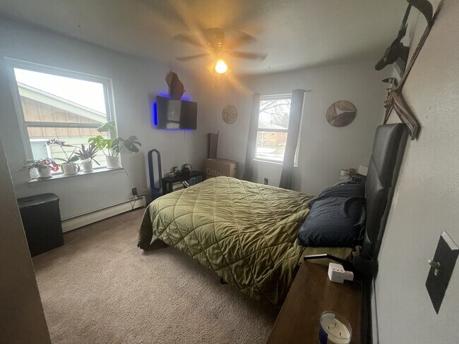 Building Photo - Bluemound Townhomes Unit 12109