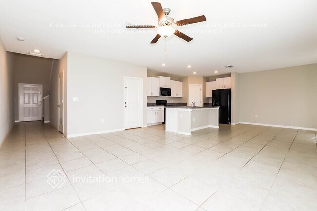 Foto del edificio - 15606 Greenleaf Bay St