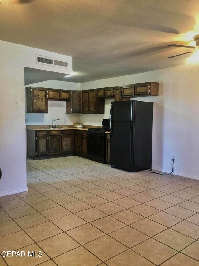 Building Photo - 1654 EXETER Dr