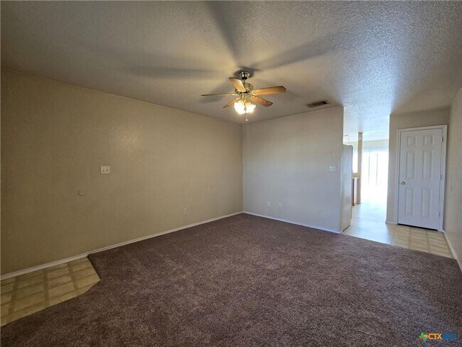 Building Photo - 2808 Leroy Cir