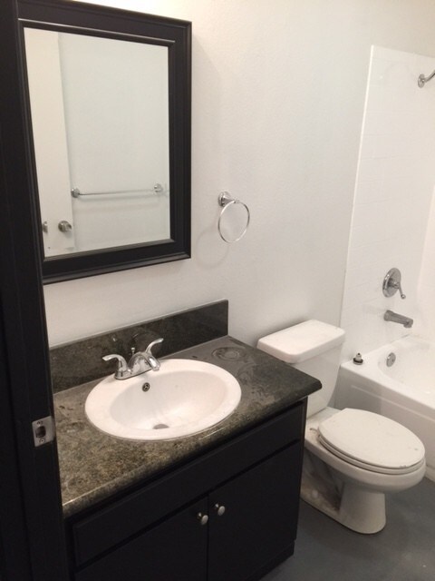 Foto del edificio - 3759 W 27th St