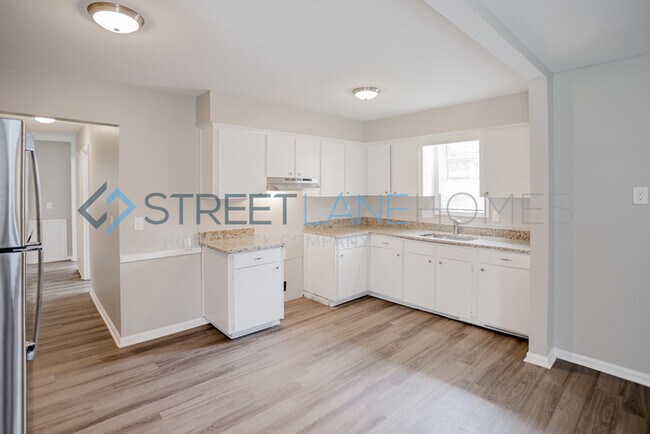 Foto del edificio - 2325 Watkins Dr