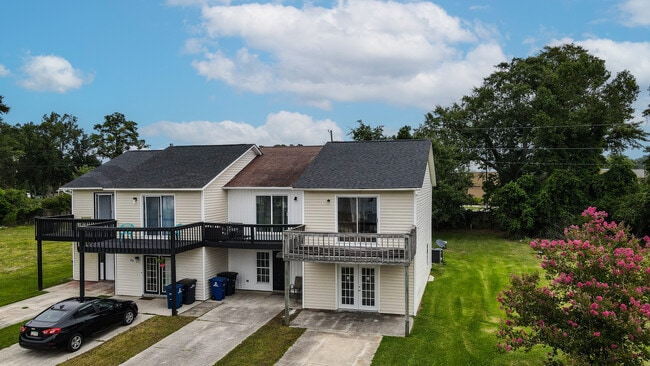 Building Photo - 88 Shoreline Dr