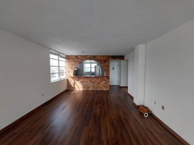 Open arched kitchen - 8000 Harding Ave