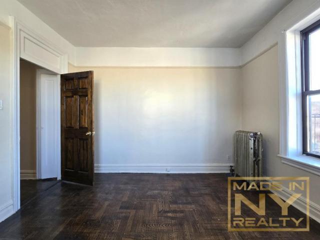 Building Photo - 1 bedroom in SUNNYSIDE NY 11104