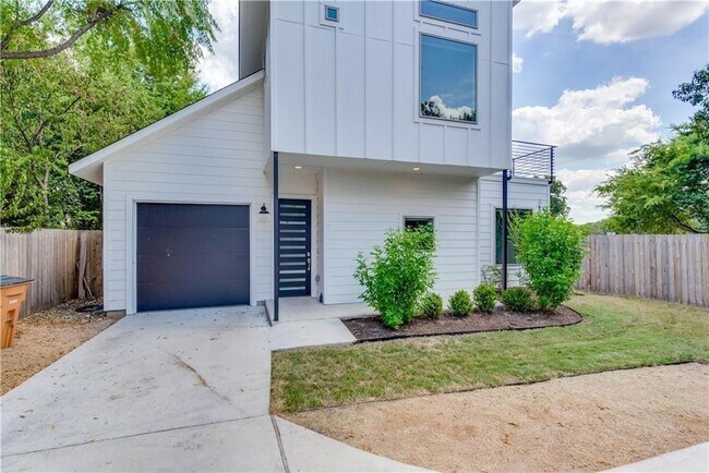 Building Photo - 8411 Bowling Green Dr