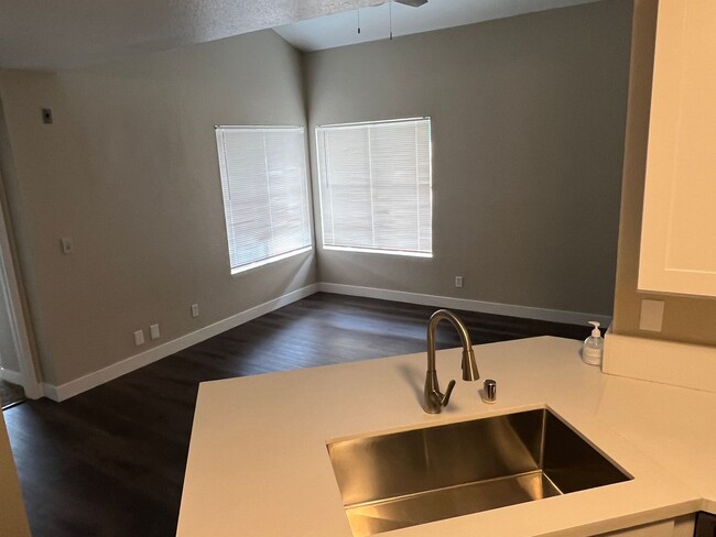 Foto del edificio - 2 Bedroom 1 Bath In Central Las Vegas