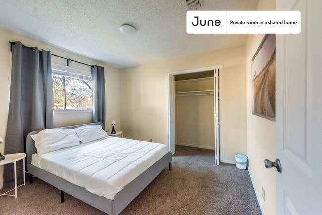 Building Photo - Room in Shared 4 bed/3 bath home