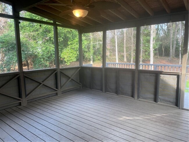 Building Photo - 516 Faith St