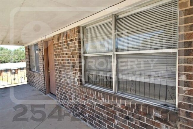 Building Photo - 609 Sunset Ln