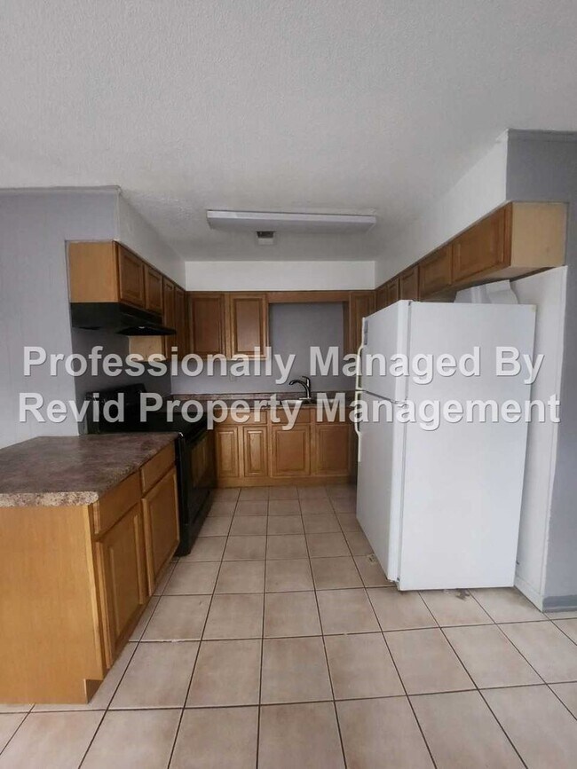 Building Photo - PORCH TREE 5292