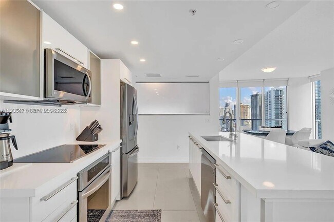 Foto del edificio - 185 SW 7th St