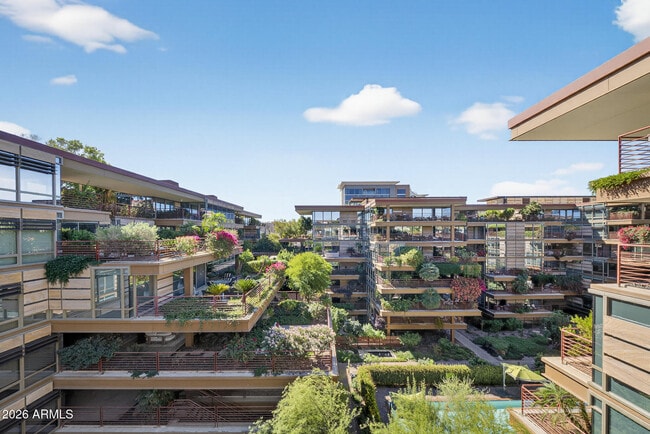 Foto del edificio - 7131 E Rancho Vista Dr