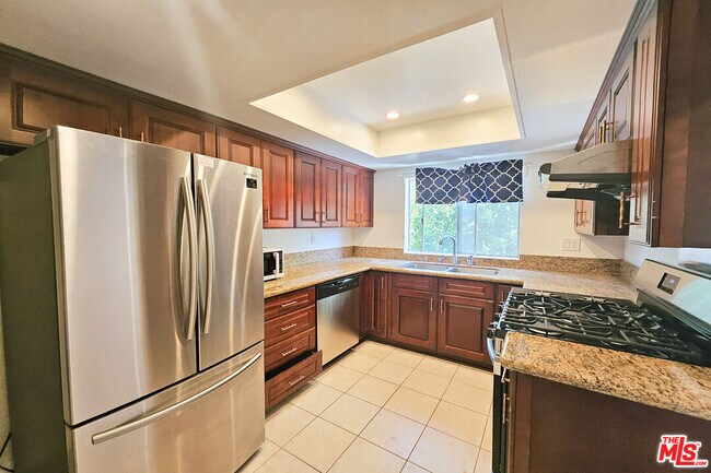 Building Photo - 1454 E Orange Grove Blvd