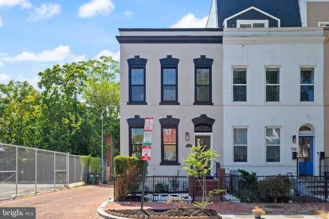 Building Photo - 116 Thomas St NW