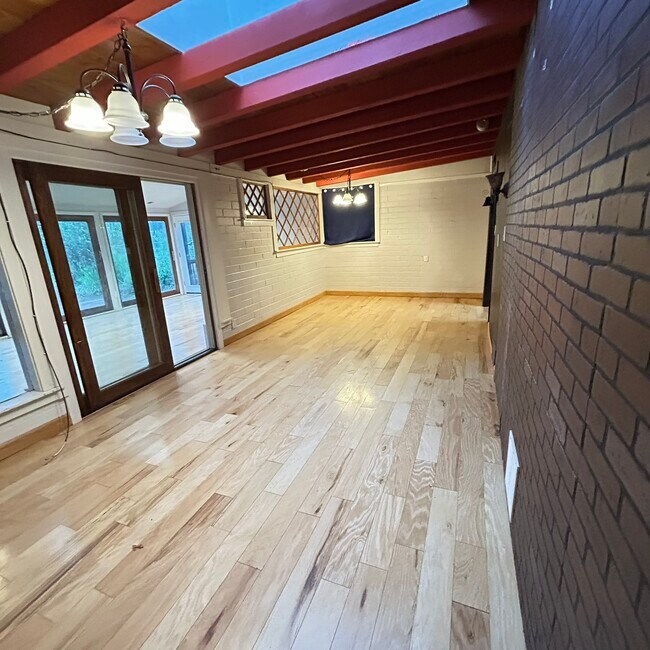 Building Photo - 6211 N College Dr