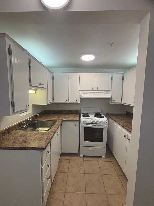 Building Photo - Chateau Beaurivage