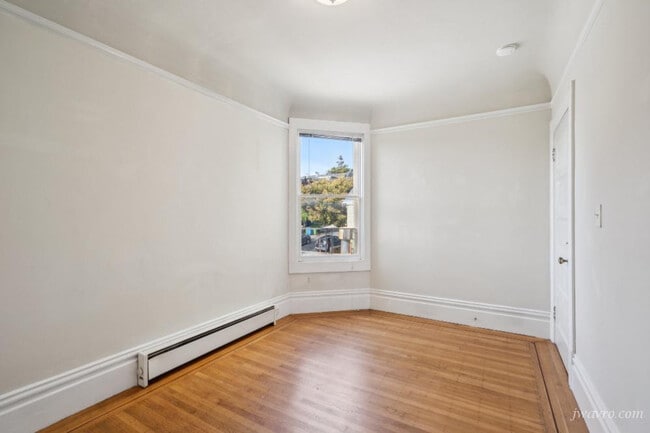 Building Photo - 1208 Cole St