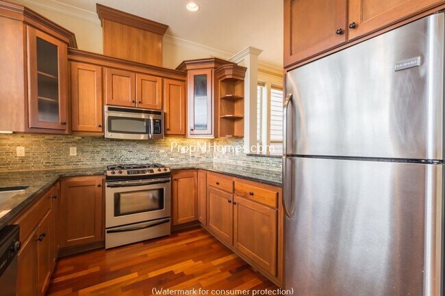 Foto del edificio - Luxury Two Bedroom Townhouse W/ Stylish Am...