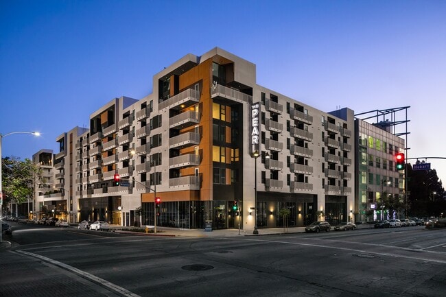 Building Photo - The Pearl