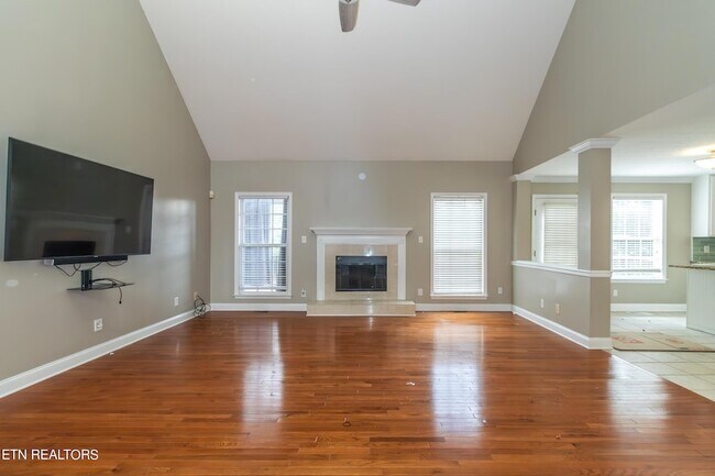 Foto del edificio - 1100 Winterberry Ln