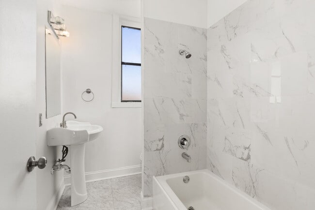 Foto del edificio - 6275 Enright Ave